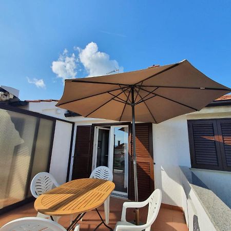 Apartment With Terace And Sea View Marica Krk Town Exterior foto